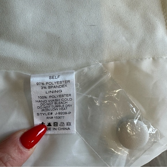 Strut & Bolt Off White Smocked Waist Blazer Vest (Medium) - Picture 9 of 10